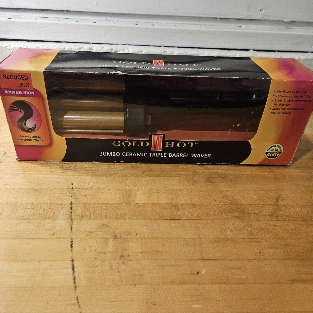 GOLD N HOT PROFESIONAL  CERAMIC  TRIPLE  BARREL  WAVER IRON - New Open Box